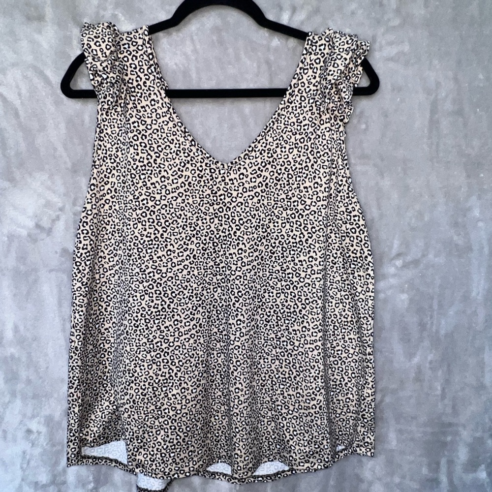 Jodifl cheetah/leopard, ruffled sleeved tank. Size M